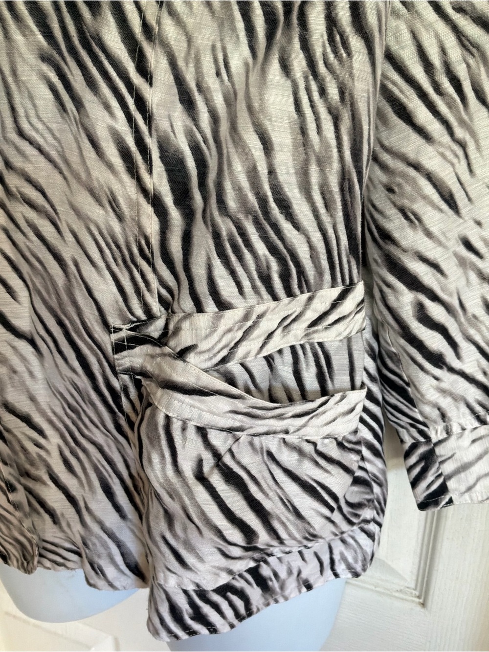 CHICO’S…linen jacket - Picture 5 of 9